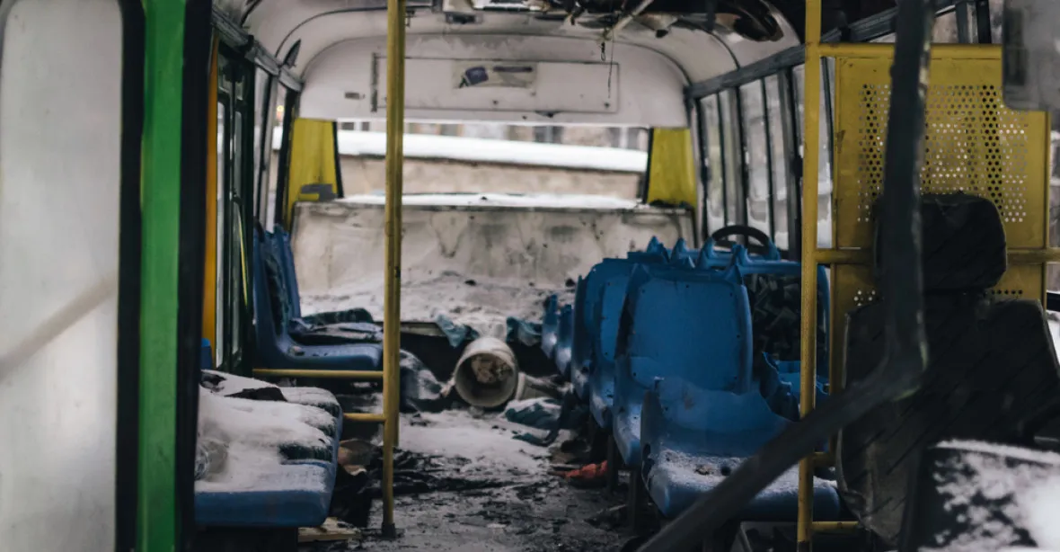 Pod autobusem v Aghánistánu vybuchla nálož. Zahynulo 34 lidí