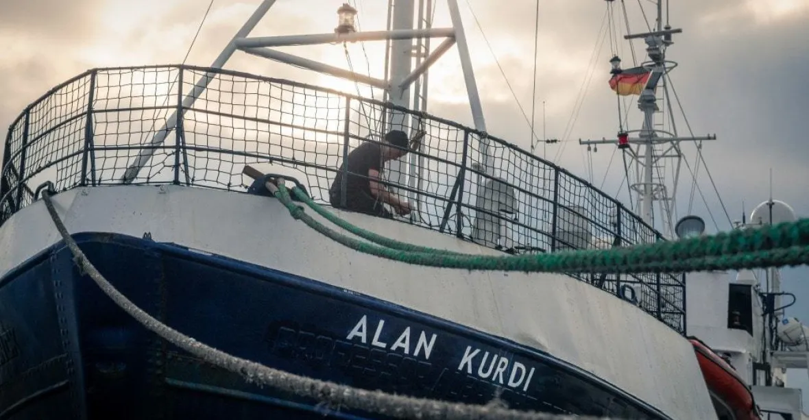 Malta povolí zakotvit lodi Alan Kurdi, 40 migrantů převezmou země EU