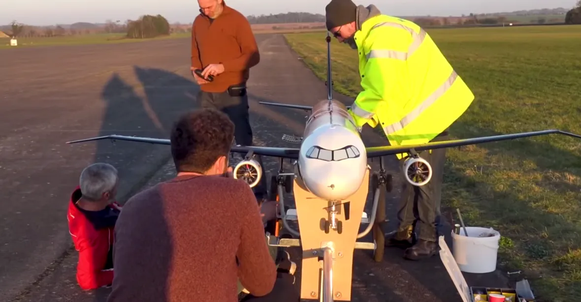 VIDEO: Airbus testuje nový typ křídel, jsou inspirována letem ptáka albatrose