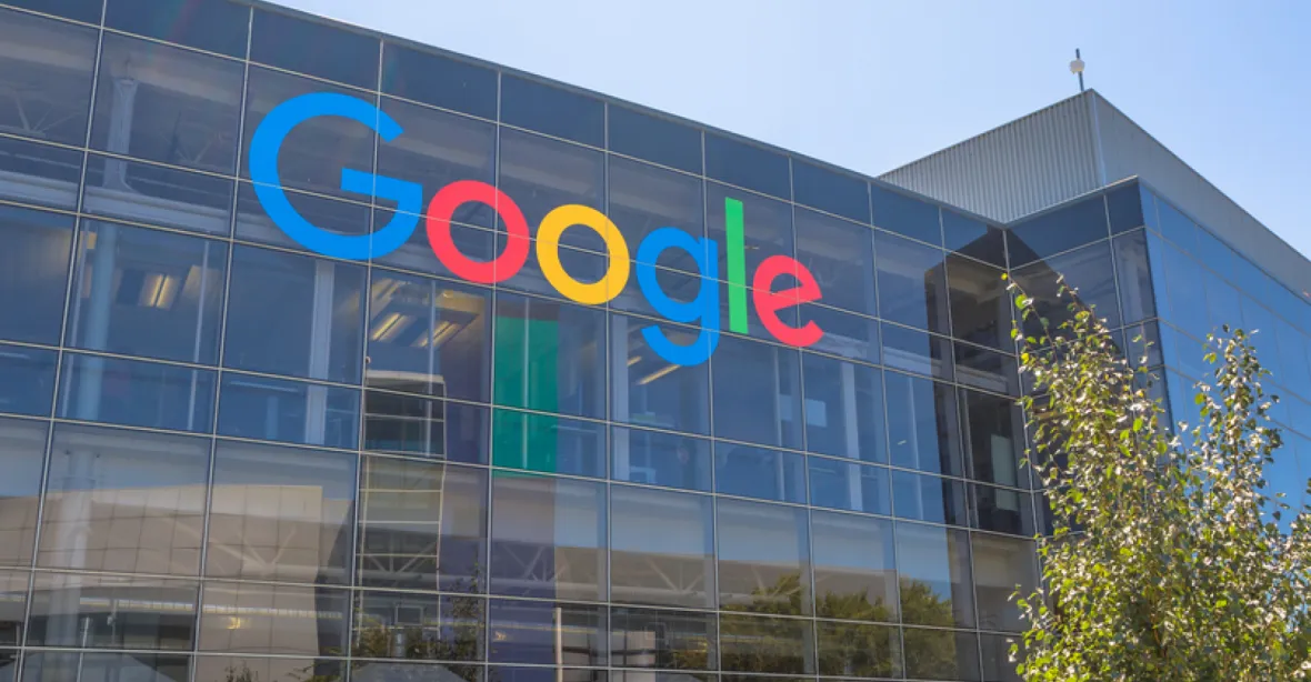 „Google nás vytlačuje, zakročte.“ Webové stránky si stěžují Evropské komisi