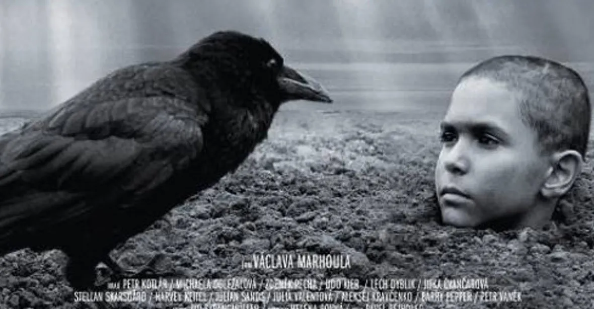 Drsný film Nabarvené ptáče v Benátkách: potlesk i odchody ze sálu