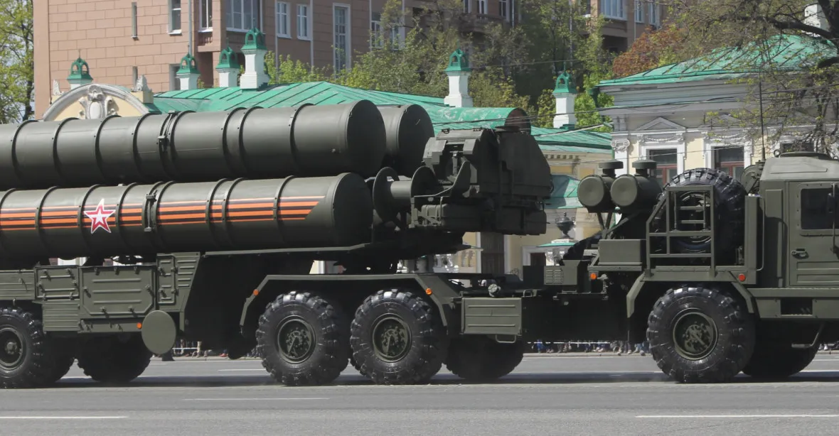 Rusko dodá Indii rakety za 127 miliard, hrozbě sankcí USA navzdory