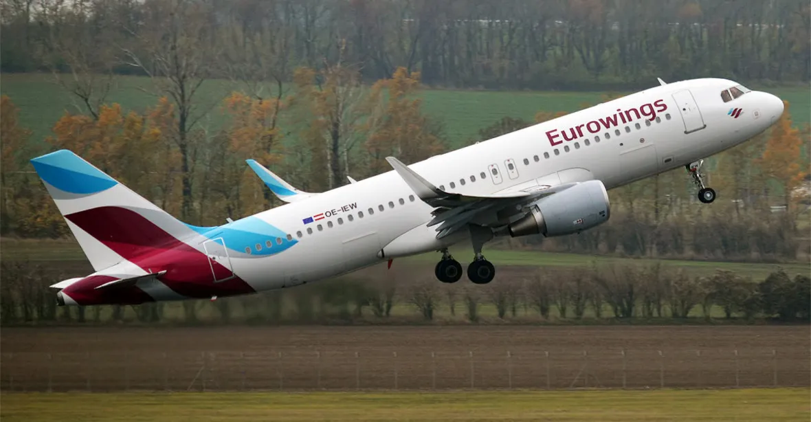 Letadlo Eurowings zasáhly před přistáním turbulence. Šest zraněných odvezly sanitky
