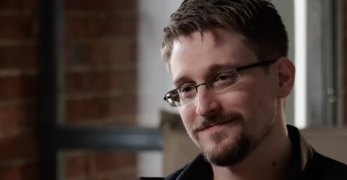 Snowden v memoárech vysvětluje důvody vyzrazení tajných dat. V Rusku má zatím azyl do roku 2020