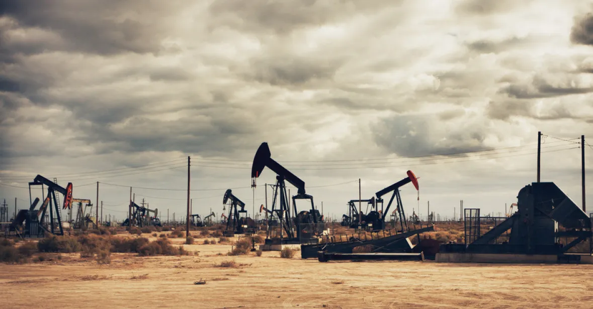 Ropný trh je po útoku v Saúdské Arábii v nebezpečí, EU varuje před nestabilitou