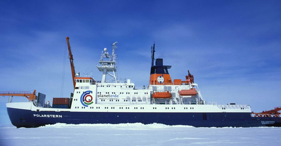 Největší polární expedice vyrazila zkoumat dopady změn klimatu, Německo ponese půlku nákladů