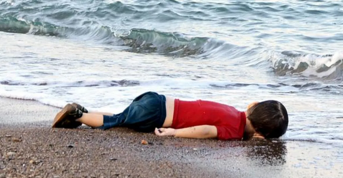 Snímek jeho utopeného syna otřásl světem. Abdulláh chce nyní zachraňovat migranty