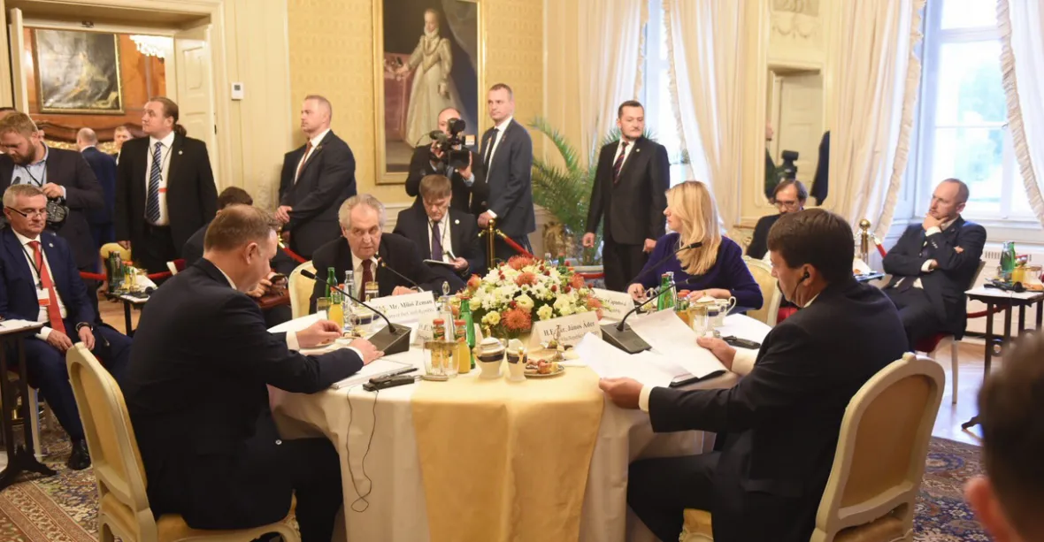 Jaké jsou ambice Visegrádu? Prezidenti zemí V4 se sešli na dvoudenním summitu v Lánech