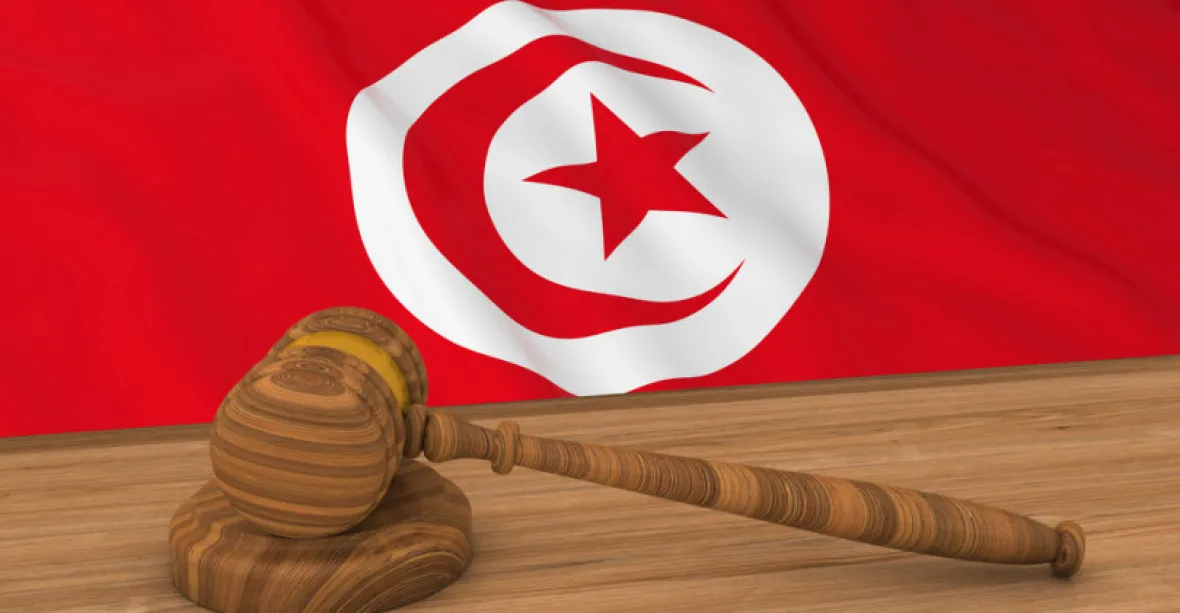 Tuniské volby podle odhadů jasně vyhrál Kaís Saíd