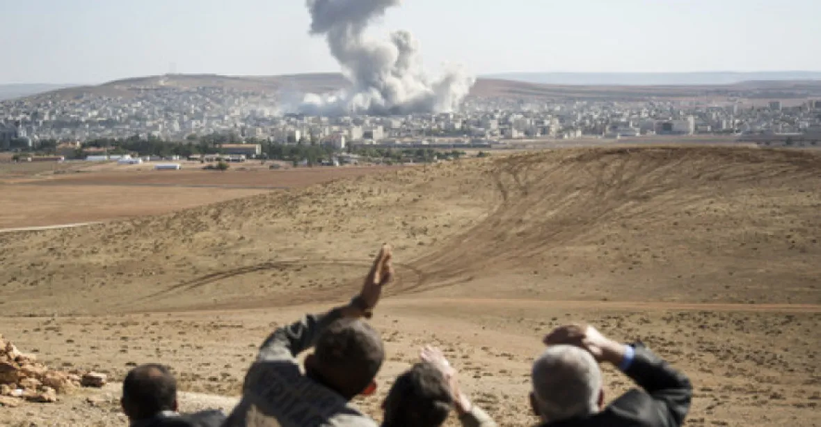 Syrská vládní armáda postupuje, pronikla do města u hranice s Tureckem