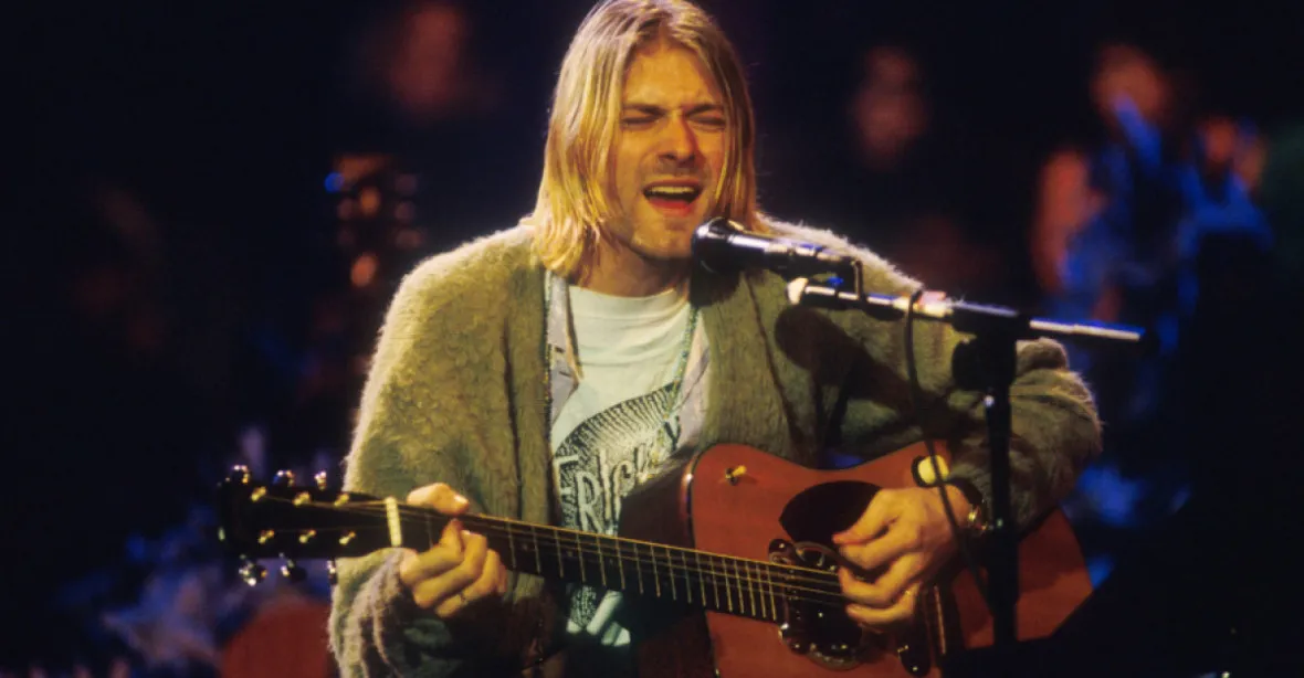 Slavný svetr Kurta Cobaina jde do aukce. Cena by se mohla vyšplhat až na 7 milionů