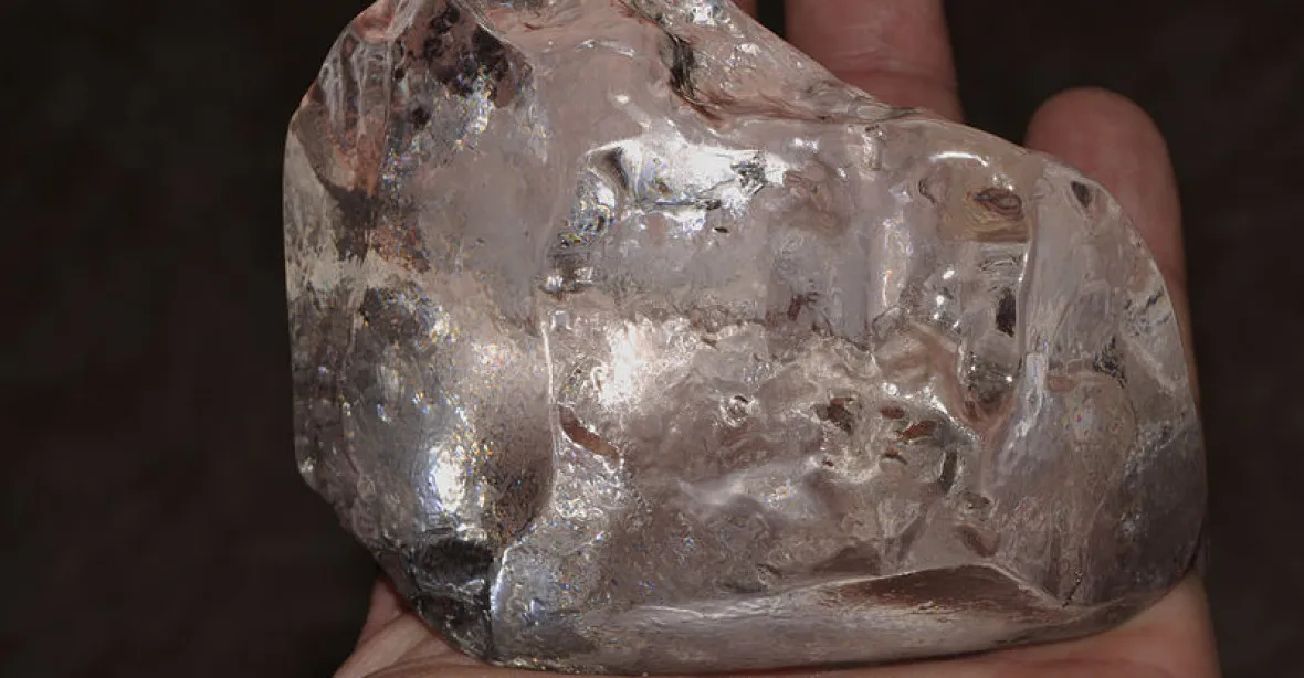 V Japonsku ukradli na výstavě diamant v hodnotě 200 milionů jenů