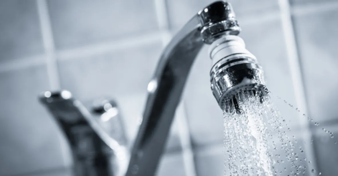 Ministerstvo avizuje snížení DPH na vodné a stočné. Klesne cena vody pro spotřebitele?