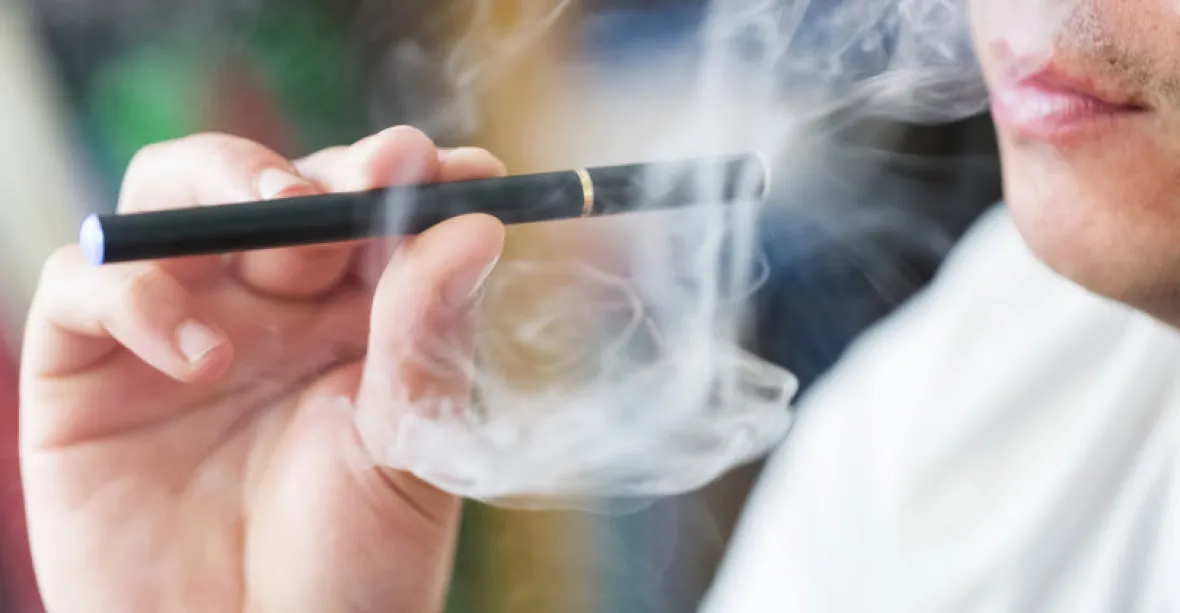 Úmrtí dávaných do souvislosti s e-cigaretami v USA dosáhl už 40