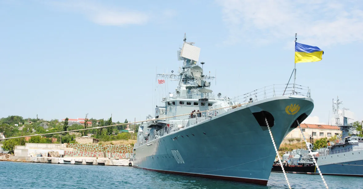 Rusko hodlá vrátit tři zajaté ukrajinské lodě. Předání proběhne na moři