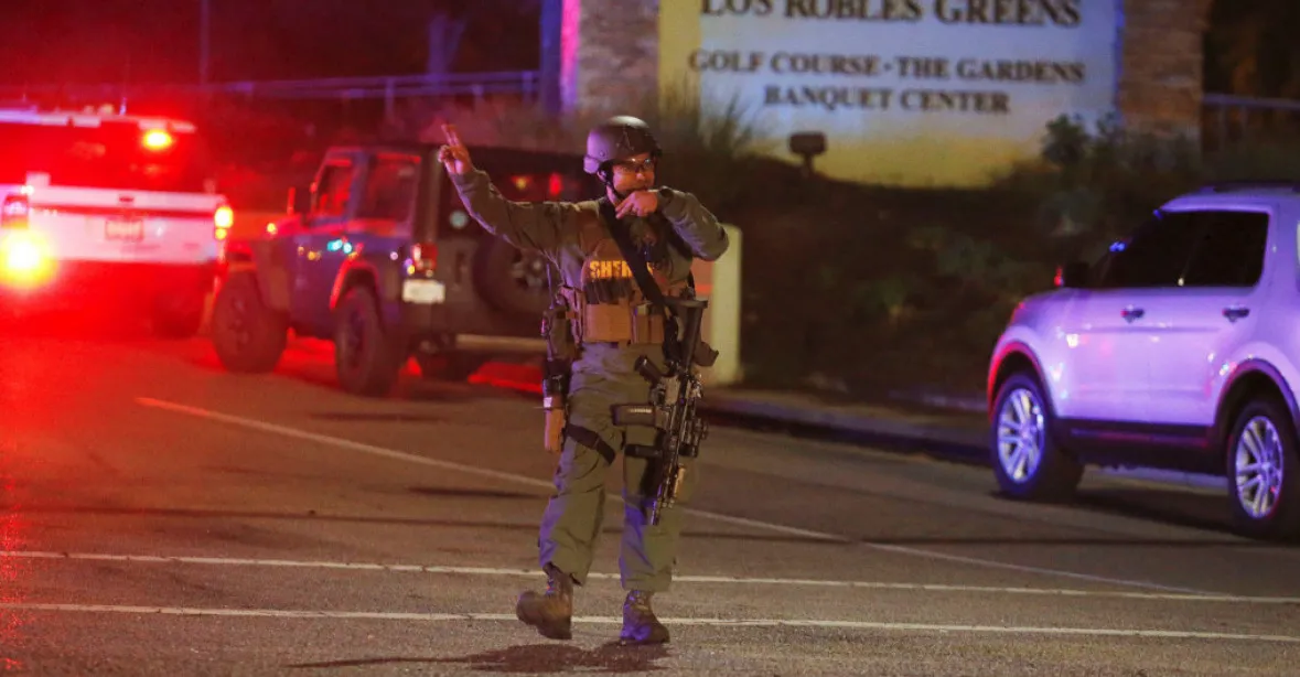 Střelbu v Kalifornii nepřežili čtyři lidé, střelci vraždili během sledování fotbalového zápasu