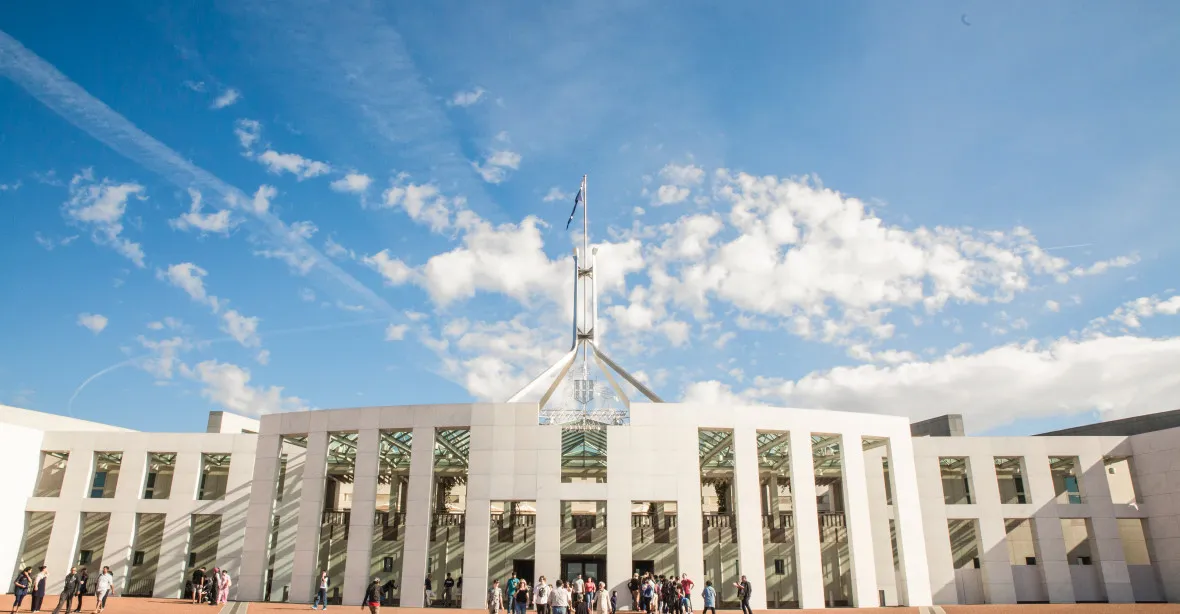 Čína údajně chtěla nasadit do australského parlamentu špiona, úřady zahájily vyšetřování