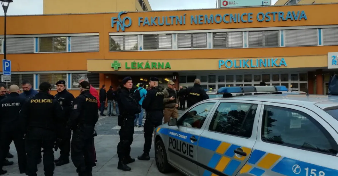 Žena postřelená v Ostravě je v kritickém stavu, policie hledá motiv útoku