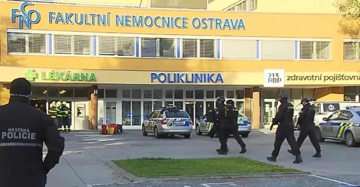 Policie řeší uniklou fotografii ze střelby v Ostravě. Nejspíš ji pořídil někdo z personálu nemocnice