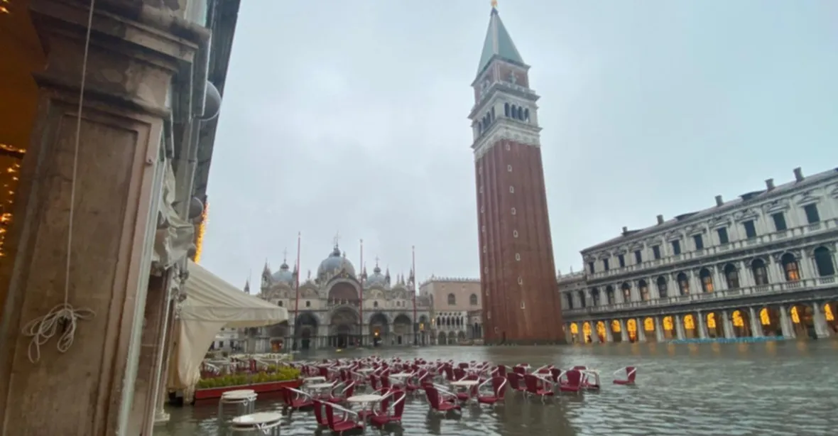 FOTO: Benátky jsou opět pod vodou, záplavy zasáhly dvě třetiny města