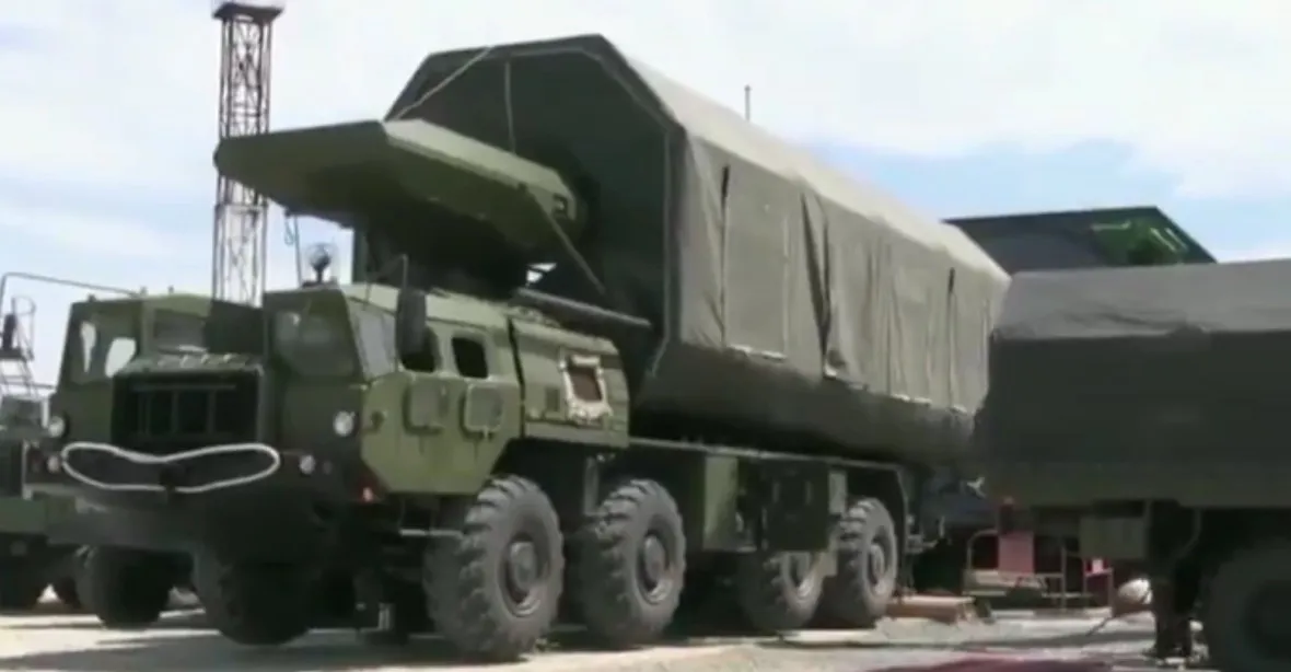 „Absolutní zbraň.“ Rusko zařadilo do své výzbroje hypersonické rakety Avangard
