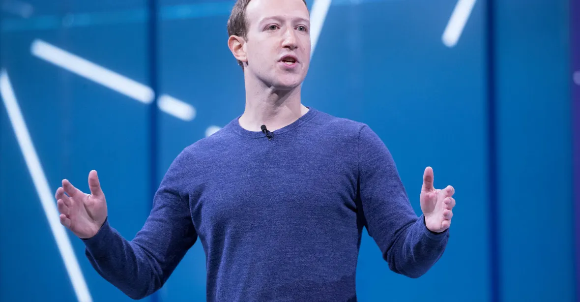 Zuckerberg má nové hobby, střílí divočáky lukem a šípy