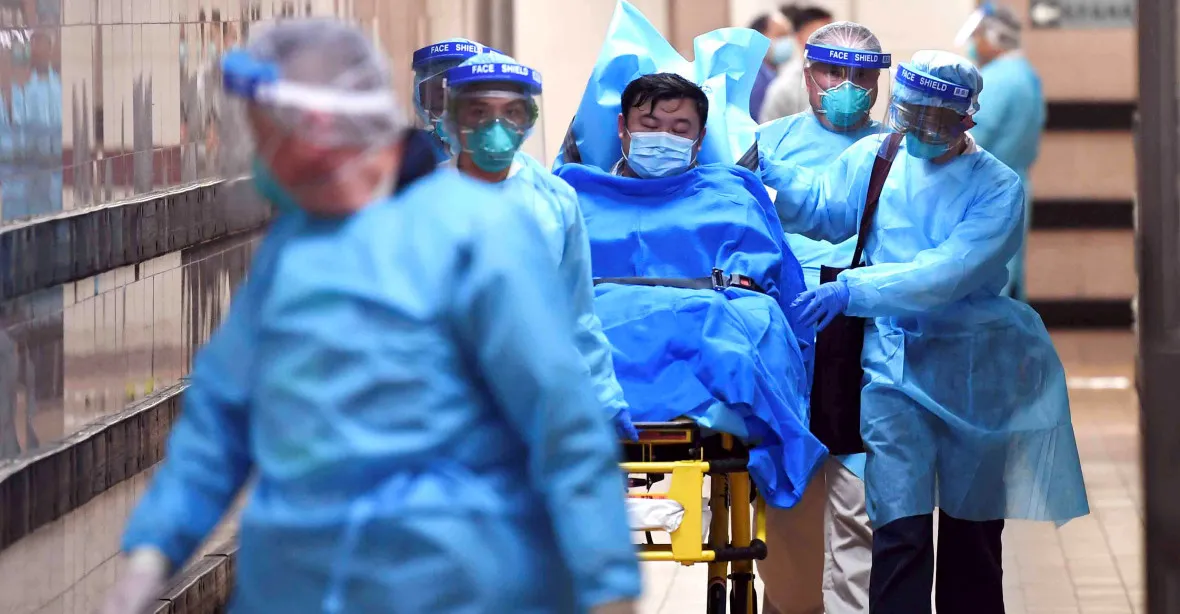 Číně se vymyká záhadný koronavirus. Zemřelo 26 lidí, na tisíc je jich nakažených