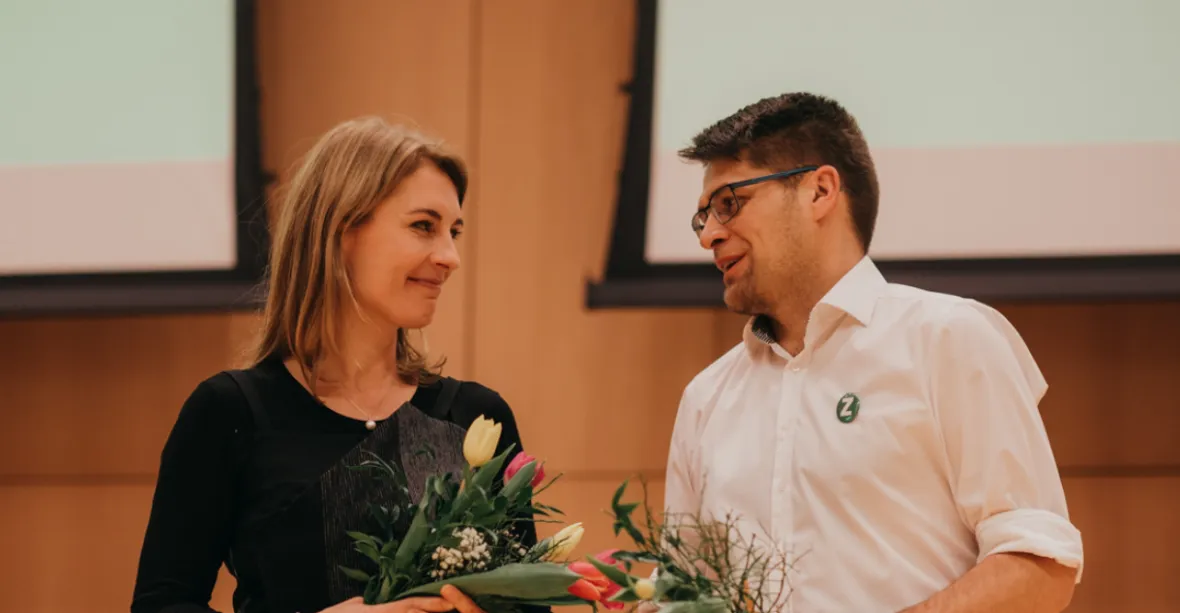Spolupředsedy Strany zelených jsou Magdalena Davis a Michal Berg