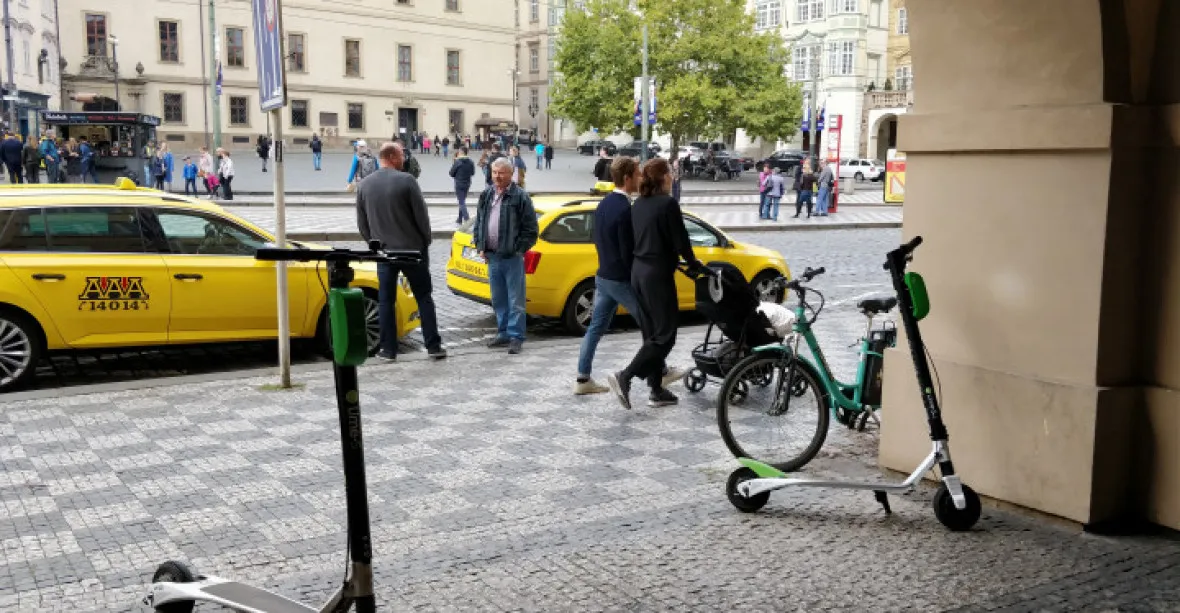 Společnost Lime chce Praze platit za provoz elektrokoloběžek