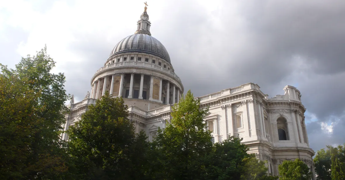 Britka se přiznala k plánování bombového útoku na londýnskou katedrálu sv. Pavla
