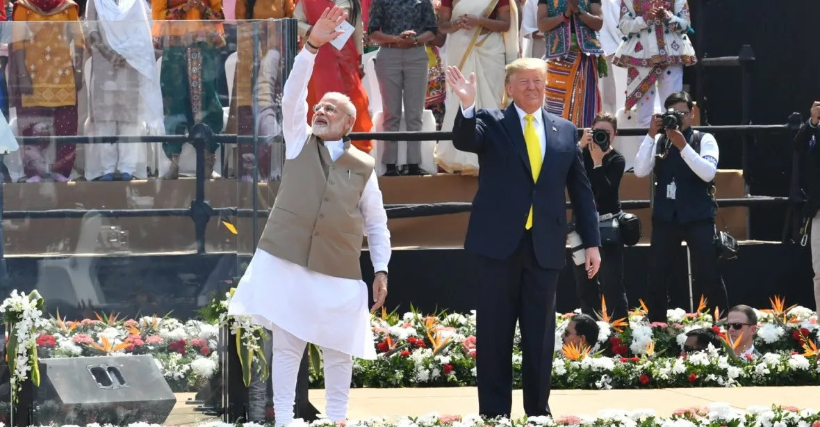 Indie nakoupí od USA zbraně za tři miliardy dolarů, řekl Trump
