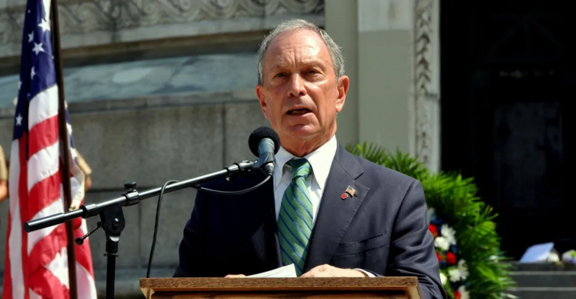 Překvapení dne: Michael Bloomberg odstoupil z boje o Bílý dům