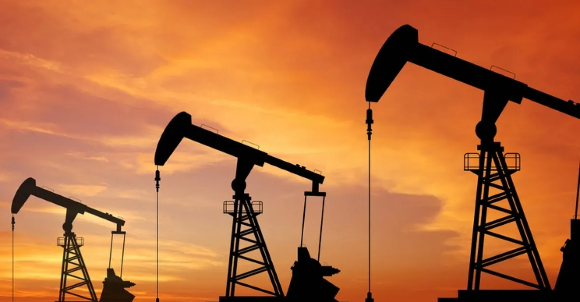 OPEC+ sníží kvůli koronaviru těžbu o 9,7 milionů barelů denně