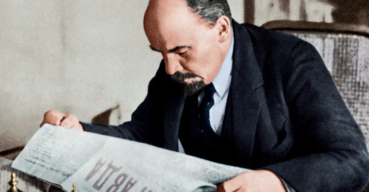 Miluju tebe a Lenina. Jak komunisté vztyčili v Praze na Kulaťáku sochu giganta