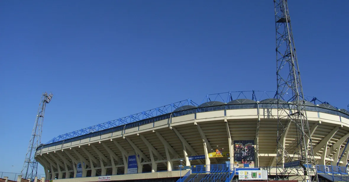 Televize O2 dodá k ligovým fotbalovým zápasům umělé jásání fanoušků