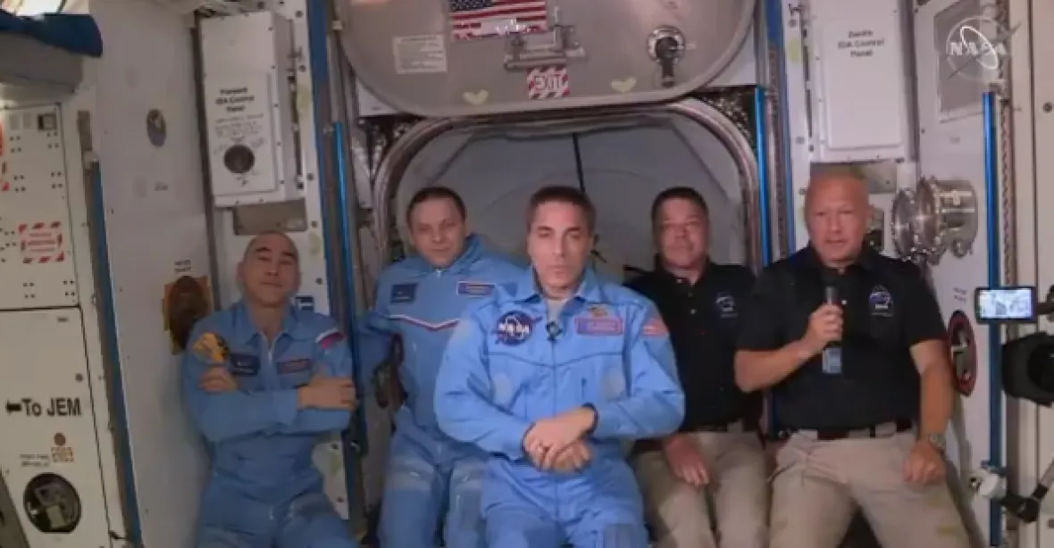 VIDEO: Kosmická loď Crew Dragon úspěšně zakotvila na ISS