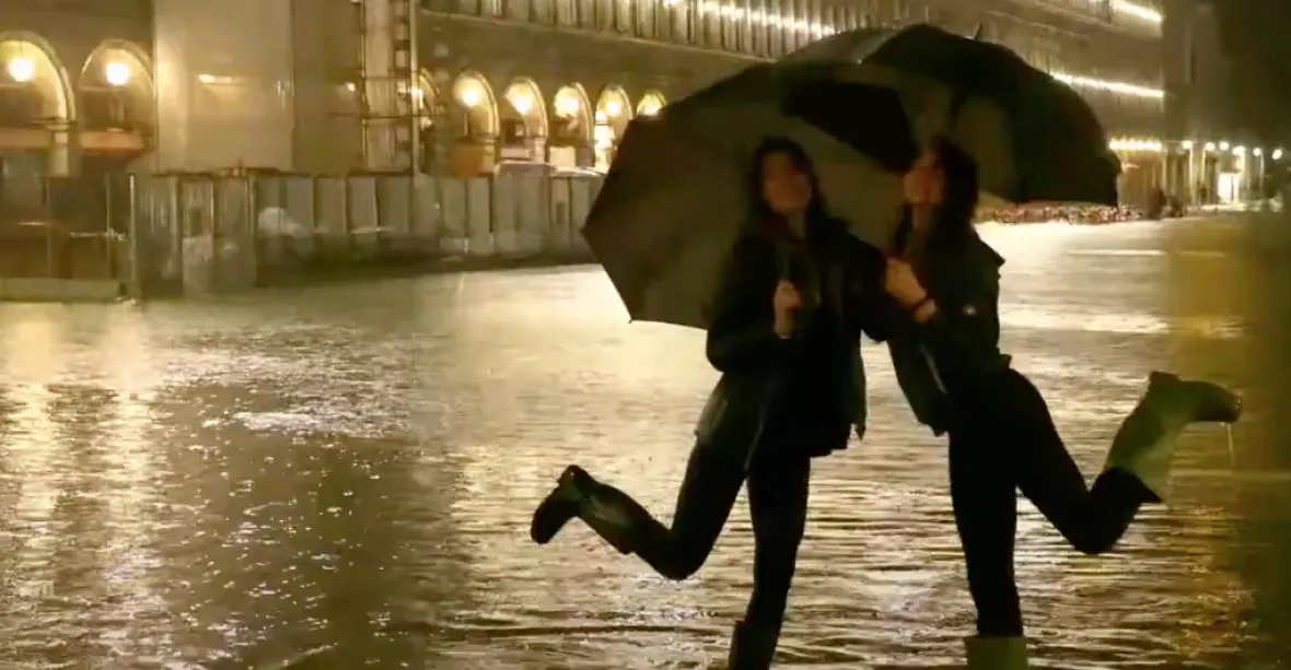 VIDEO: Italské Benátky zaplavila neočekávaně voda