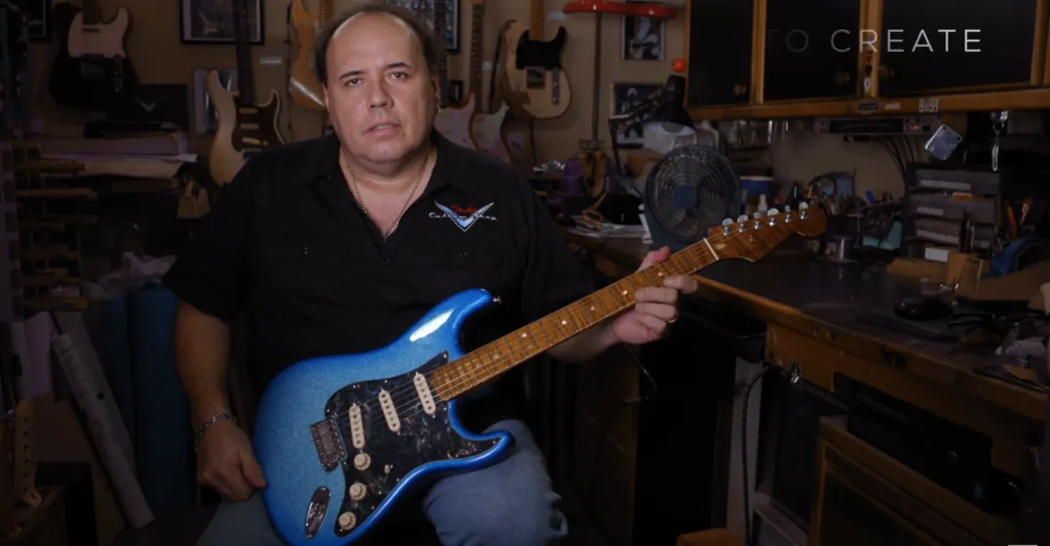 Fender vyhodil slavného výrobce kytar Johna Cruze. Důvodem bylo sdílení nevhodného memu