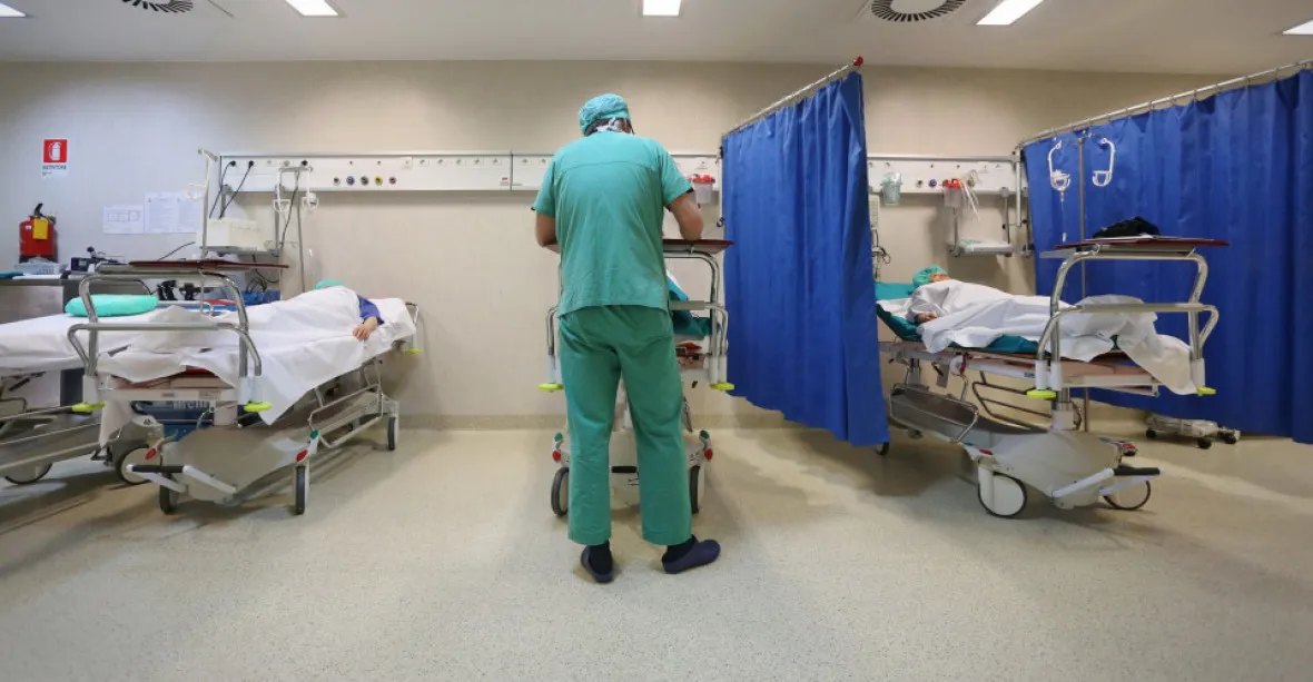 V Česku zemřelo první dítě s koronavirem, hlásily statistiky ministerstva. Byl to omyl