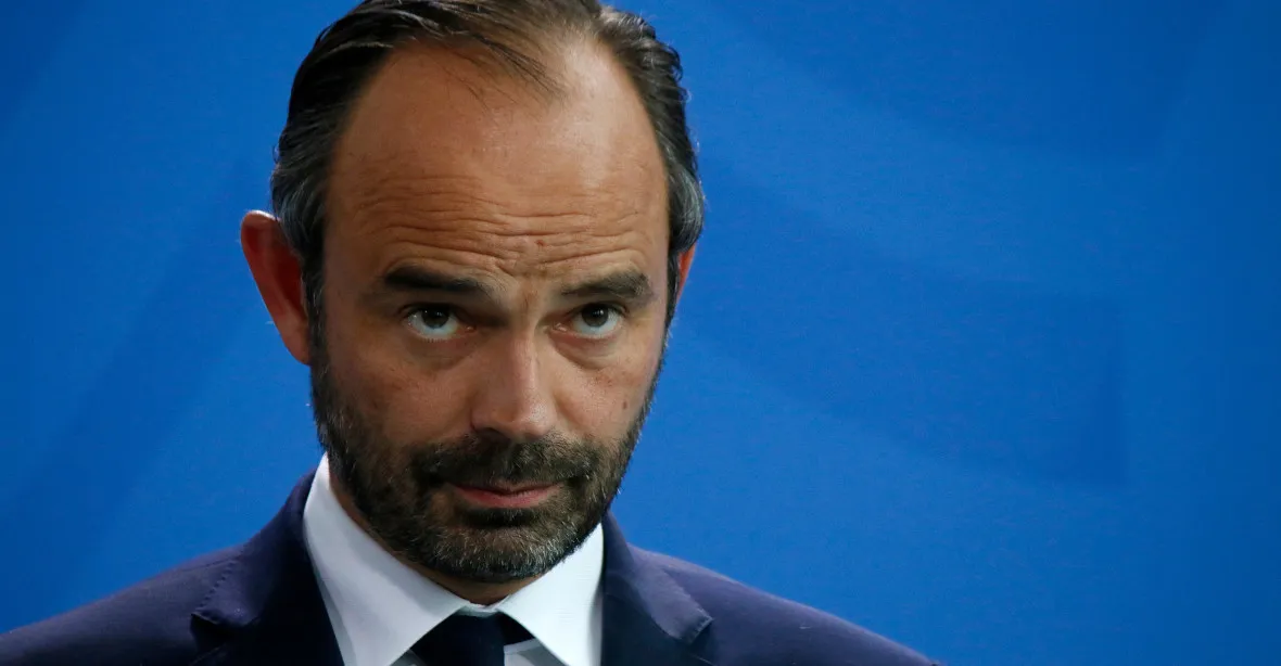 Francouzský premiér Philippe podal demisi. Nahradí ho Jean Castex