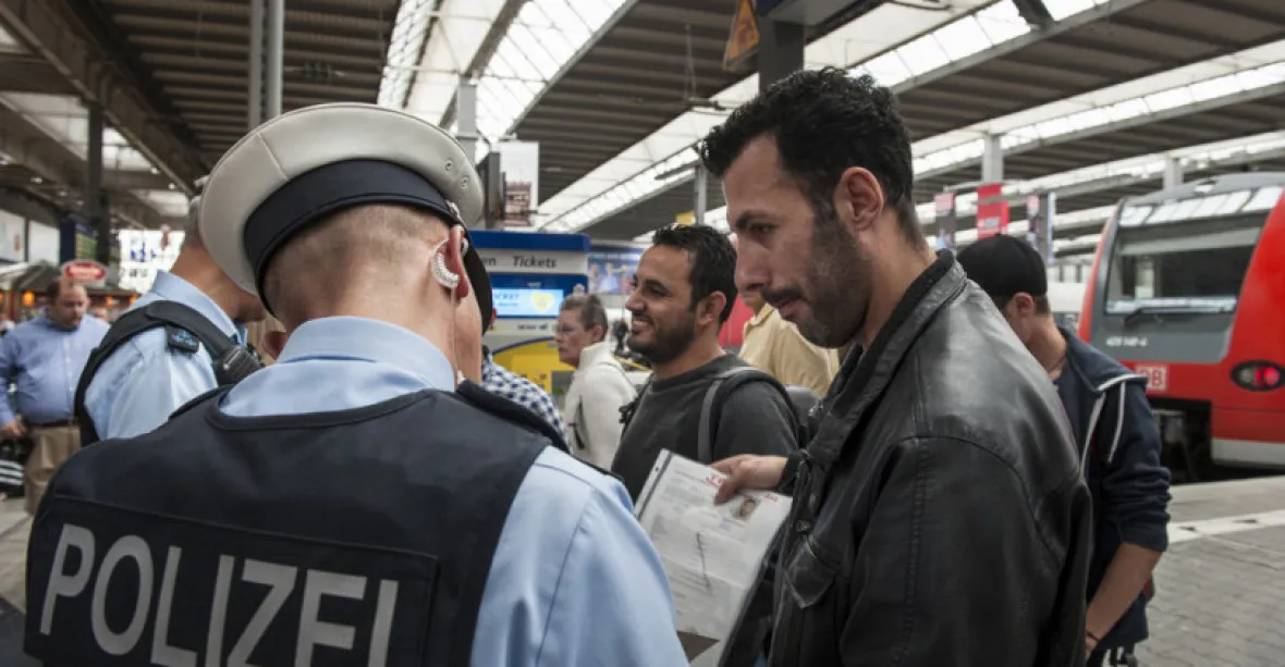 Chladicí vůz převážel z Česka do Německa tři desítky migrantů