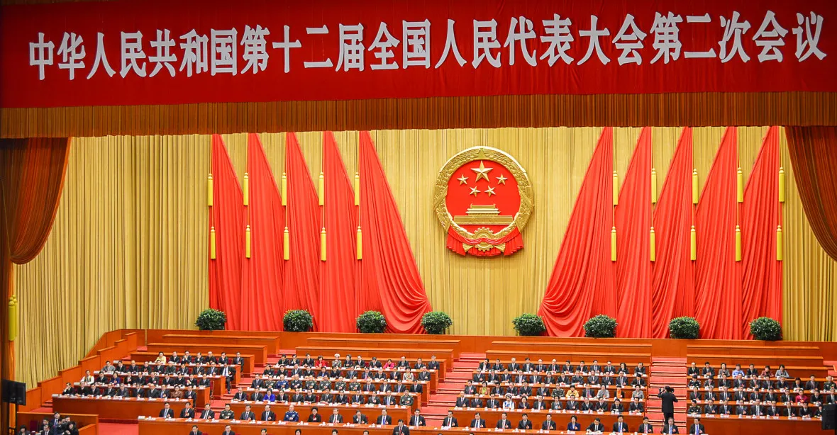 USA zvažují zákaz vstupu čínským komunistům. Těch je přes 90 milionů
