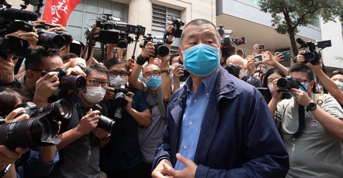 Nový čínský zákon v praxi. V Hongkongu zatkli mediálního magnáta