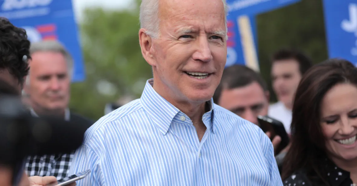 Joe Biden získal nominaci. Je oficiálním kandidátem na prezidenta USA