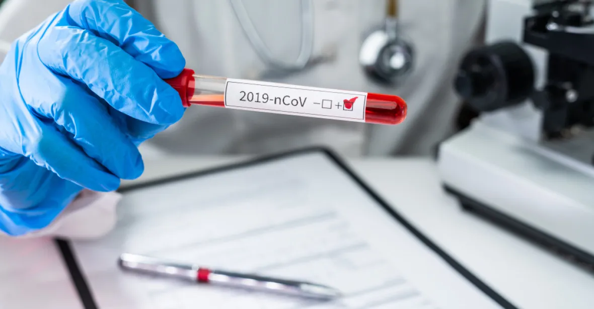 Vědci vyvinuli nový test na koronavirus, jako vzorek budou stačit sliny