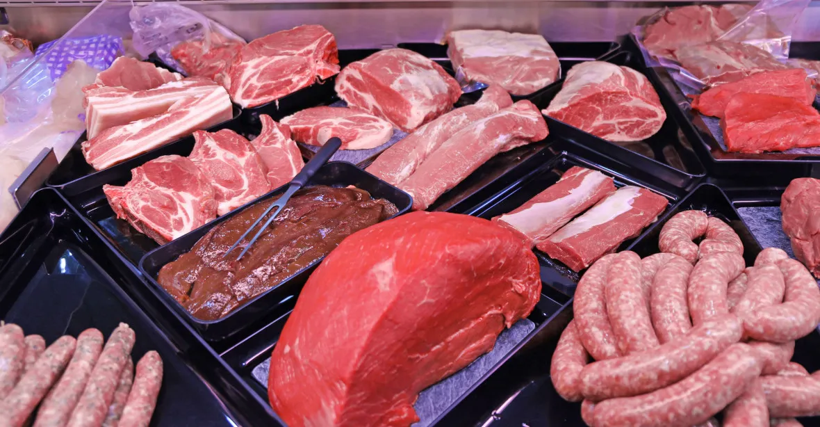 Čtvrt tuny závadných potravin a pochybného masa v pražském řeznictví