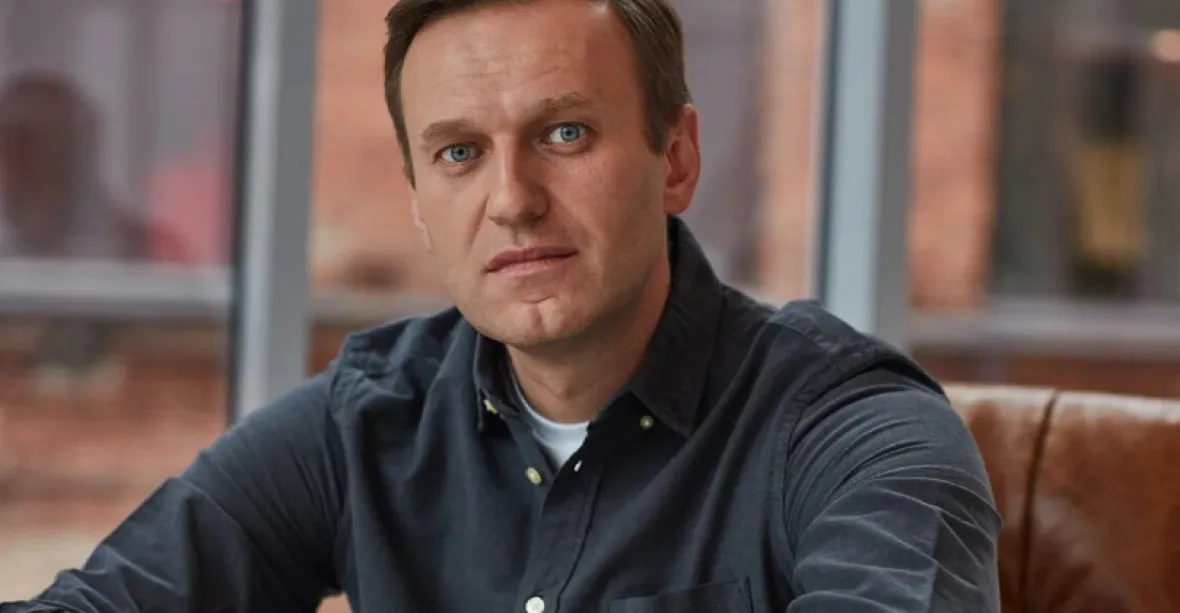 Navalného stav se zlepšuje, otrávený politik začal mluvit