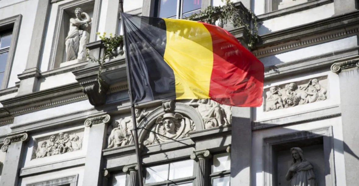 Belgie už v počtu nakažených předběhla i Česko. Vláda reaguje zmatenými zákazy