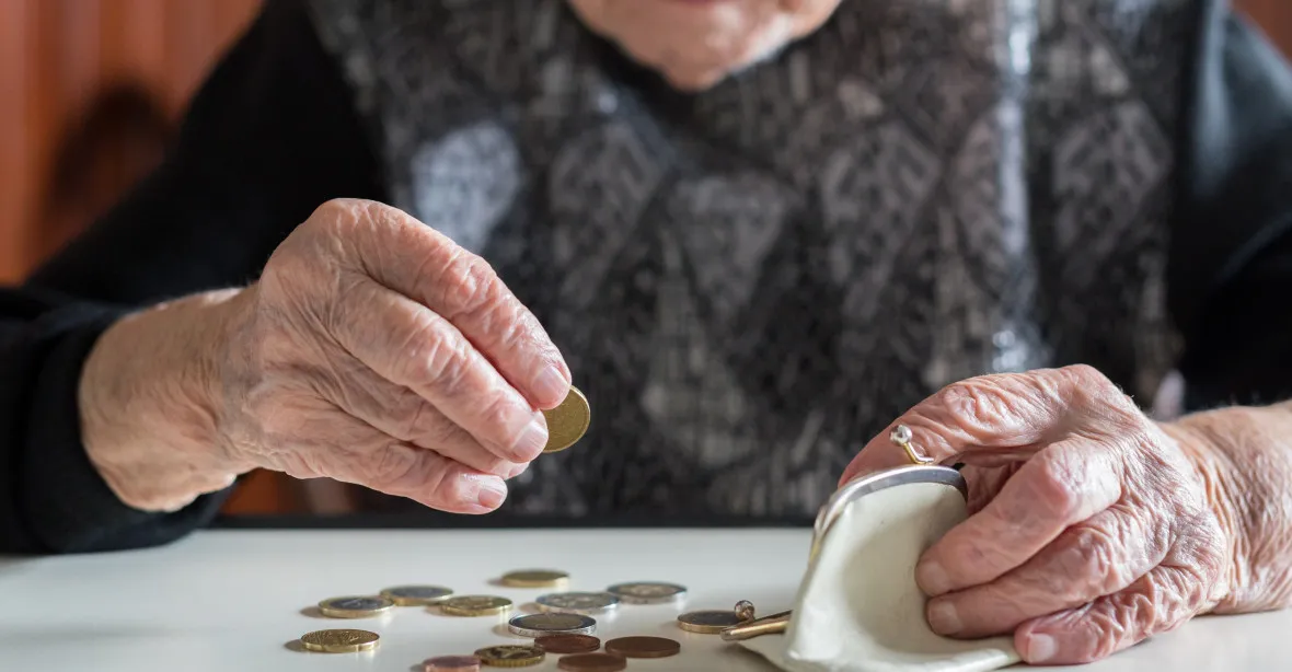 Důchodci zřejmě dostanou jednorázový příspěvek ve výši několika tisíců korun