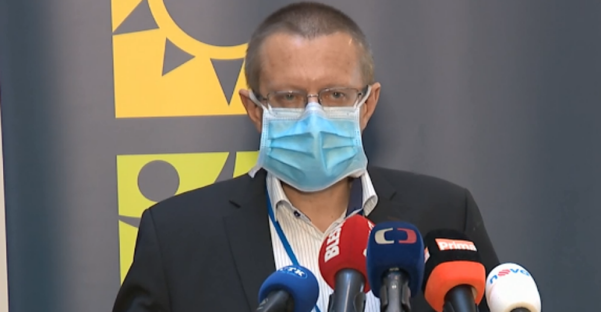 Podle Duška se stávající opatření proti koronaviru musí zachovat ještě dva až tři týdny